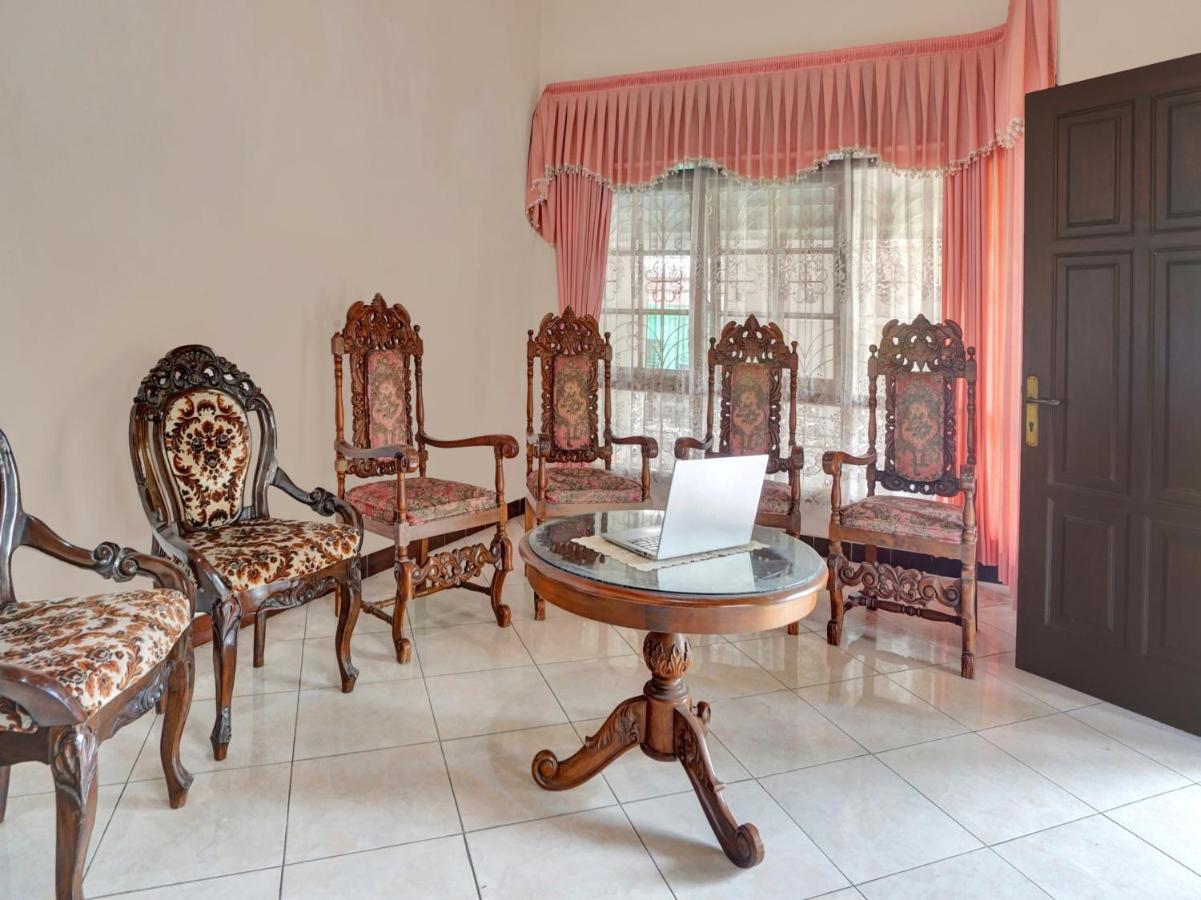 Blimbing  Oyo Life 90539 Taman Borobudur Guest House Syariah מראה חיצוני תמונה