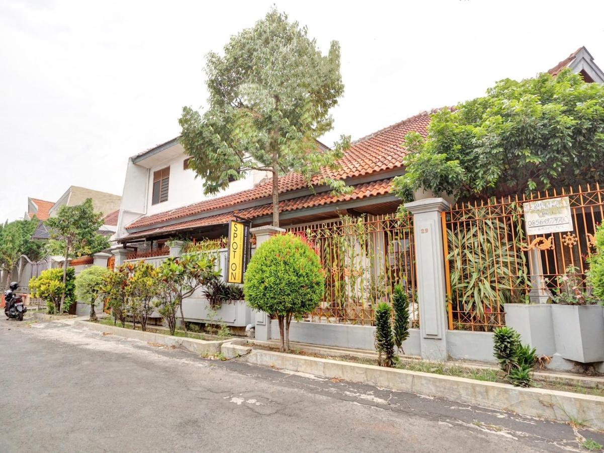 Blimbing  Oyo Life 90539 Taman Borobudur Guest House Syariah מראה חיצוני תמונה